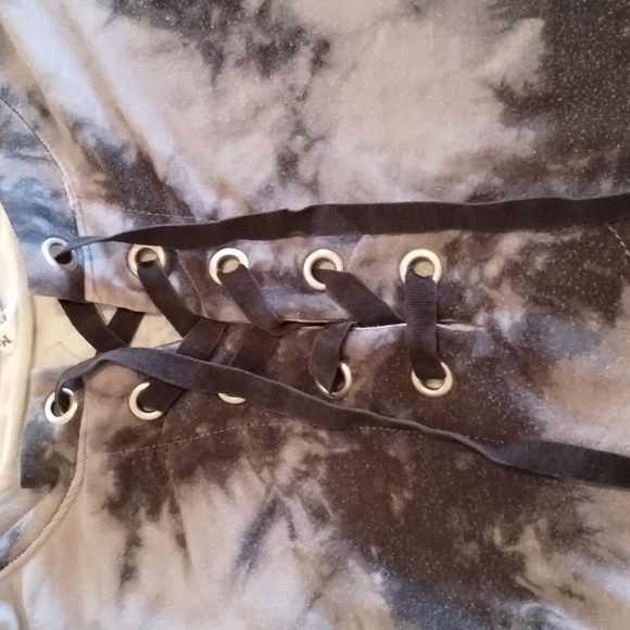 Woman's Sweater by Mudd Black & Grey Tye-Dye Print Size: Large - Picture 11 of 11